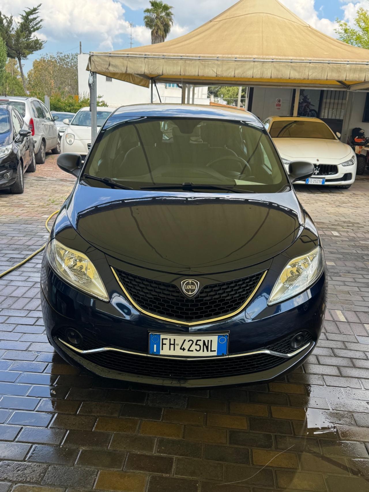 Lancia Ypsilon 1.2 69 CV 5 porte Gold