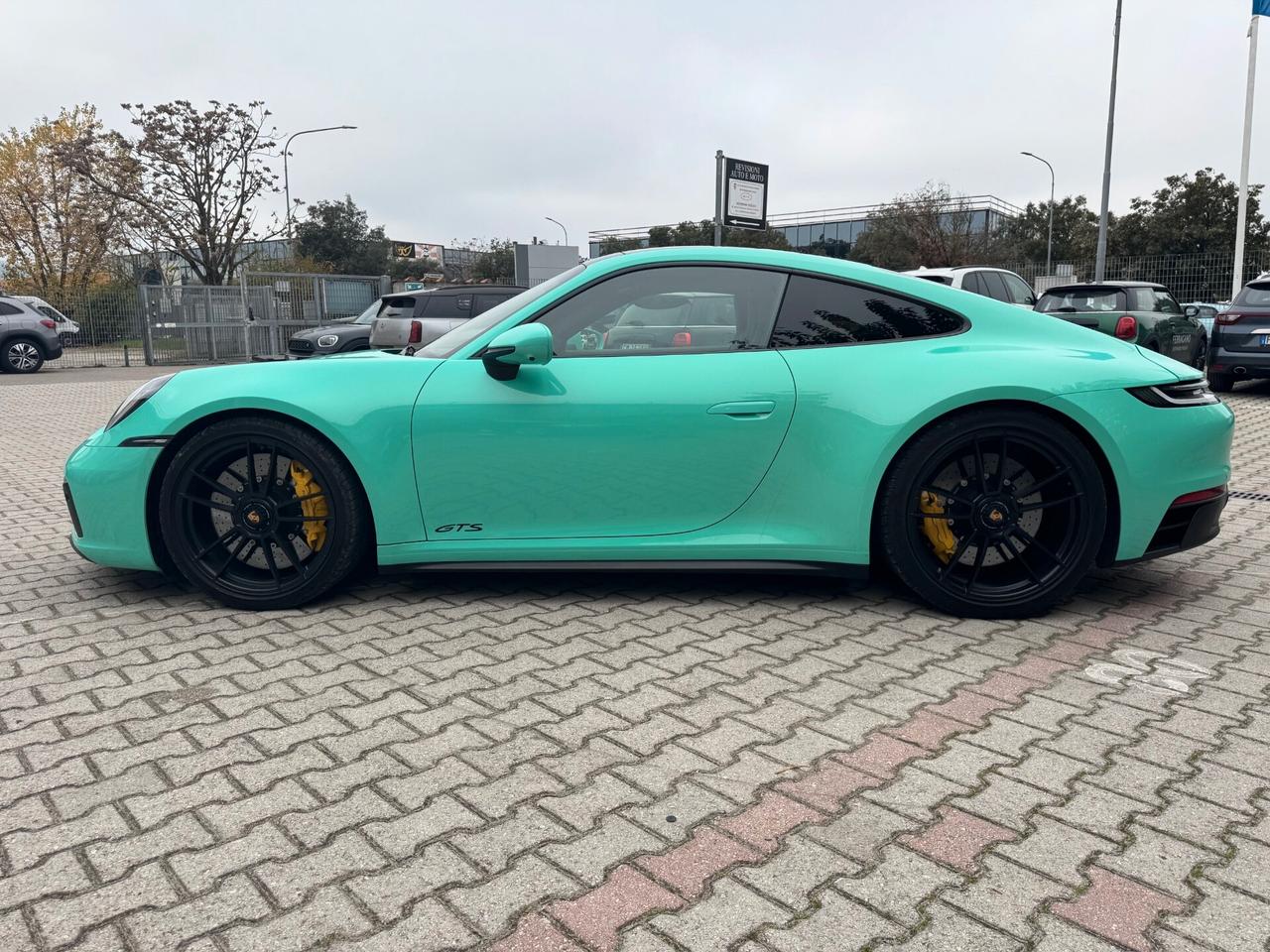 Porsche 911 Carrera 4 GTS
