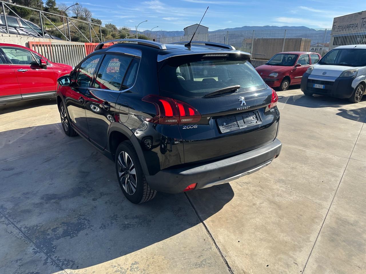 Peugeot 2008 BlueHDi 120 S&S Allure