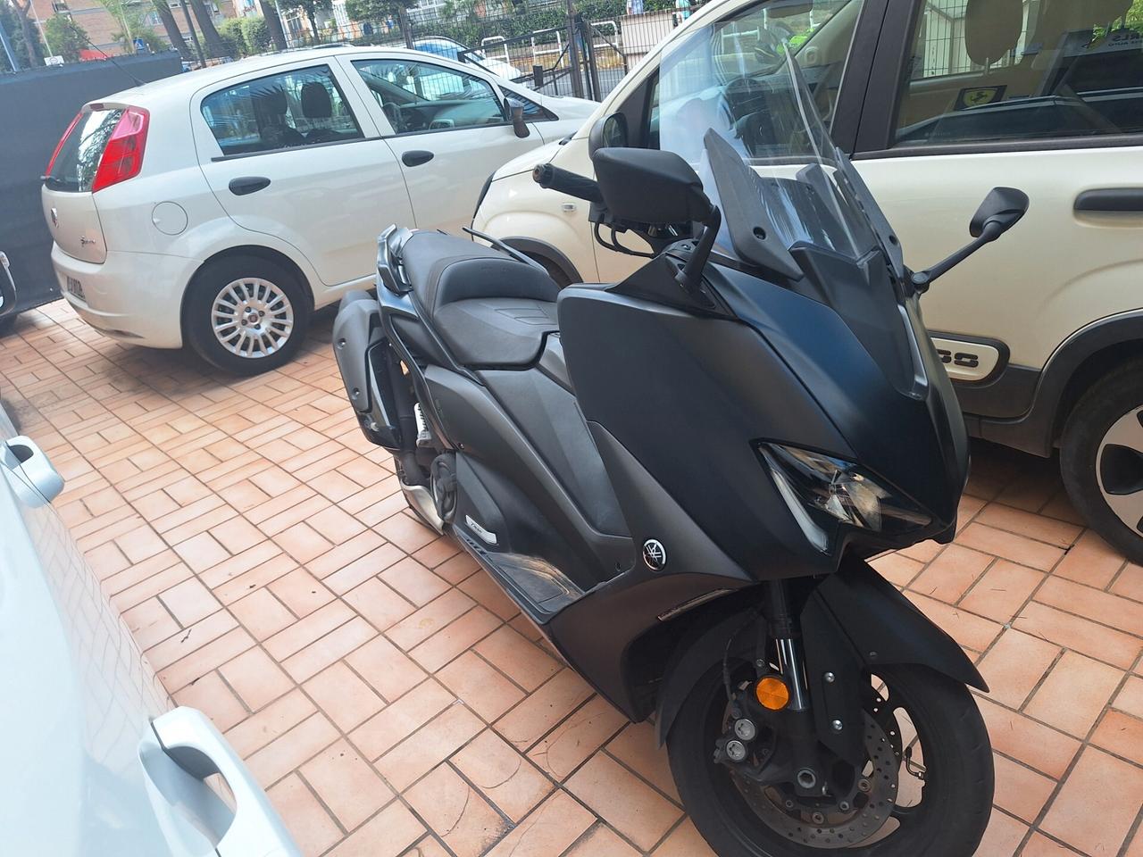 Yamaha TMAX 560 Black