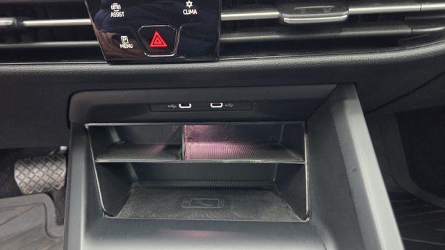 VOLKSWAGEN Golf 1.5 TGI DSG Style PERMUTE UNICOPR. OK NEOPAT.