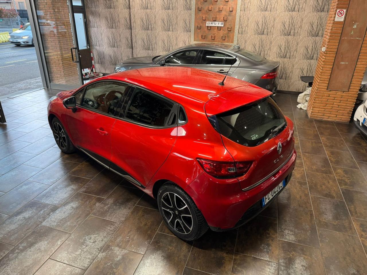 Renault Clio 1.2 75 CV 5 porte Duel