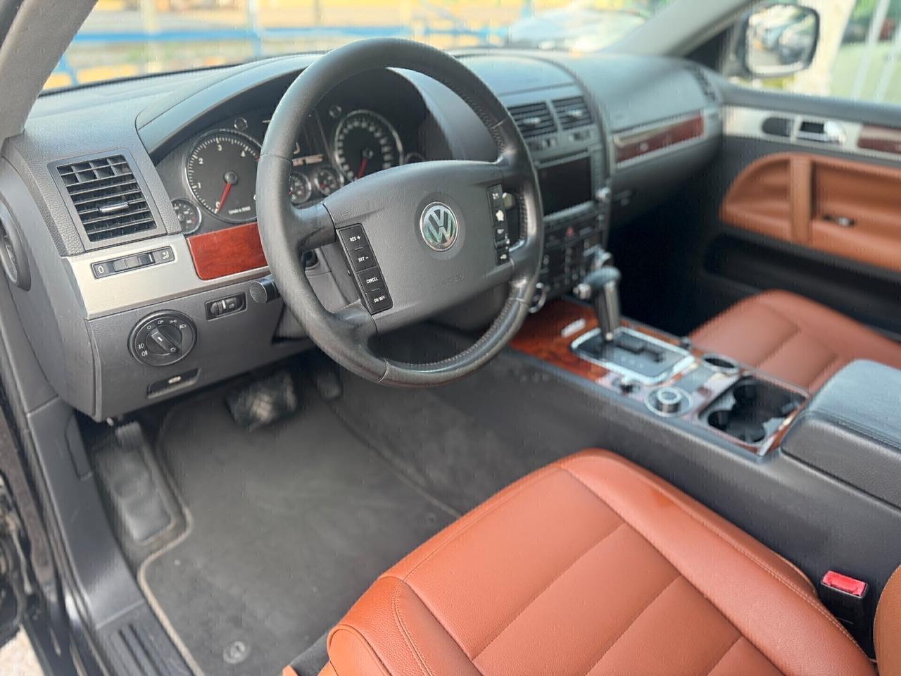 Volkswagen Touareg 3.0 V6 TDI DPF tiptronic gancio traino navigatore pari al nuovo
