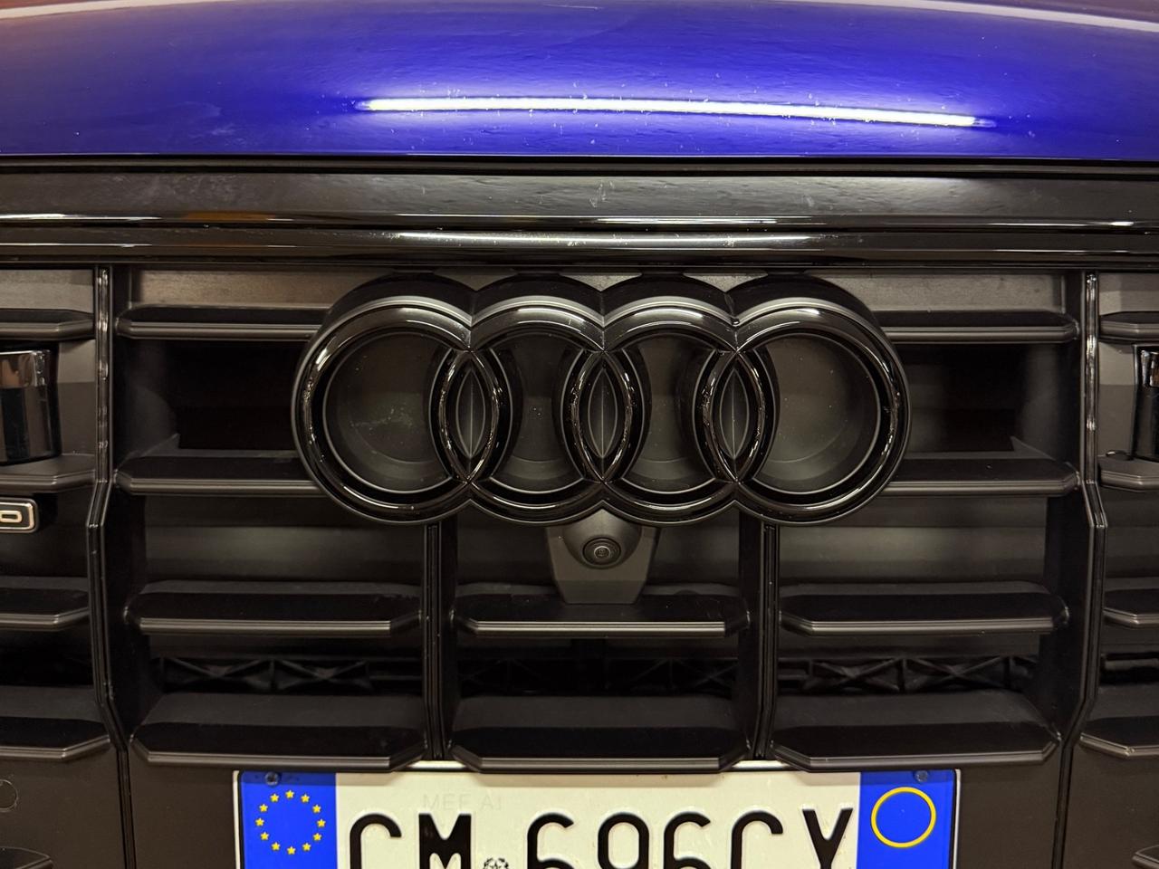 PAZZESCA AUDI Q8 S-LINE MILD-HYBRID CON SOLI 17.621 KM