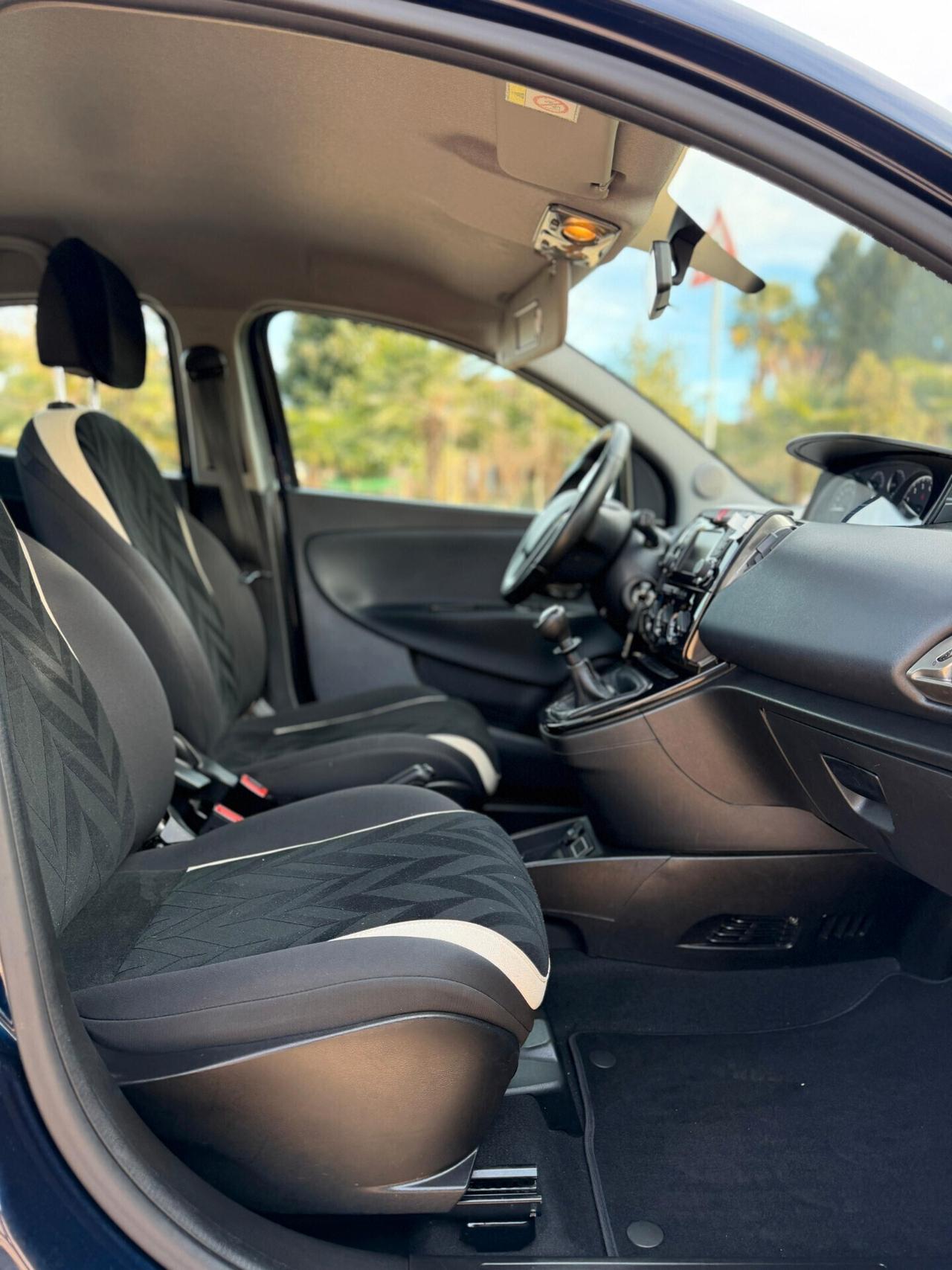 Lancia Ypsilon 1.2 69 CV 5 porte GPL Ecochic Platinum