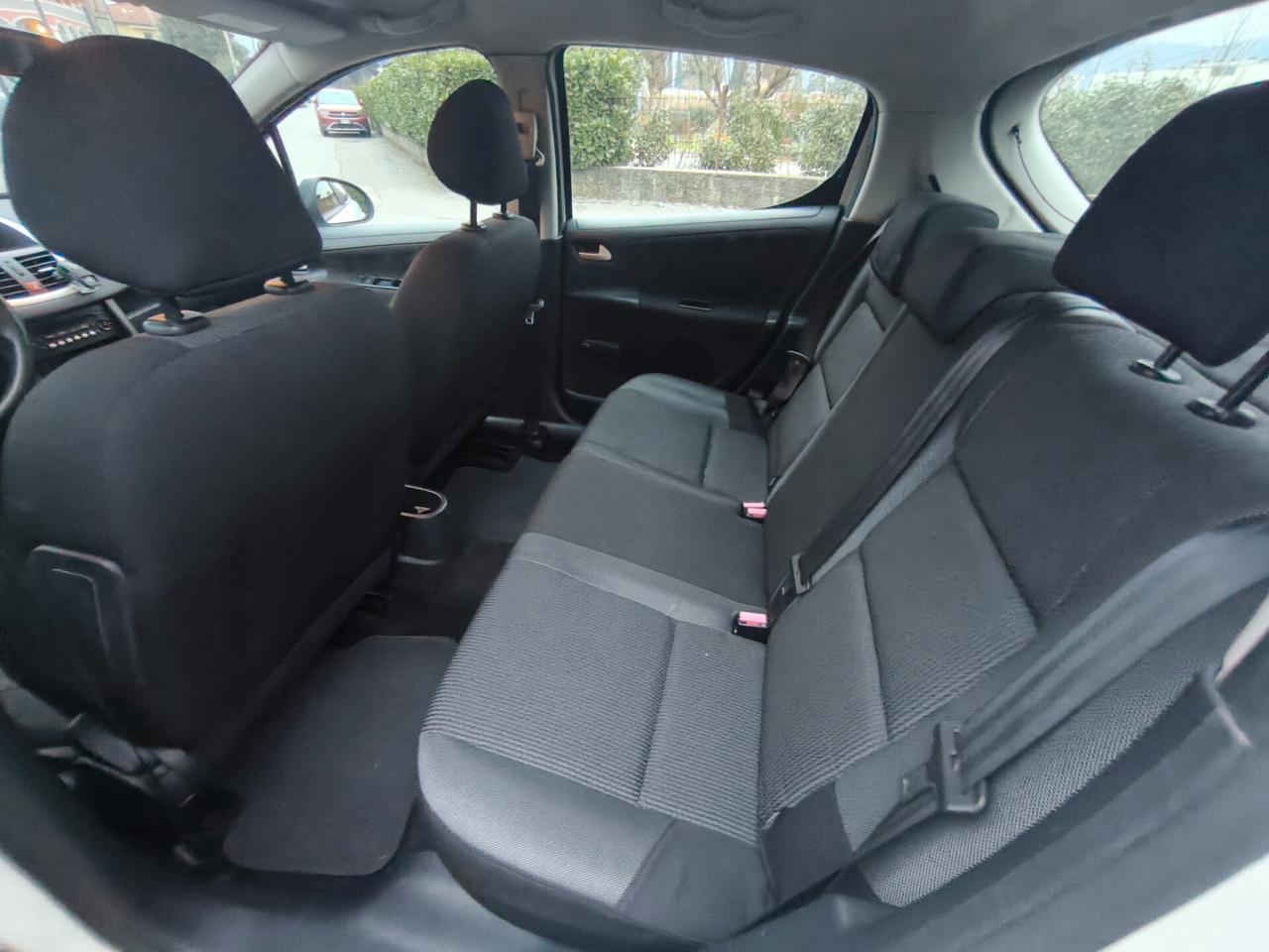 PEUGEOT 207 1,4 BENZINA- OK NEOPATENTATI