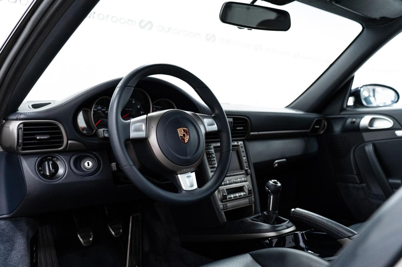 Porsche 911 Carrera cat Coupé