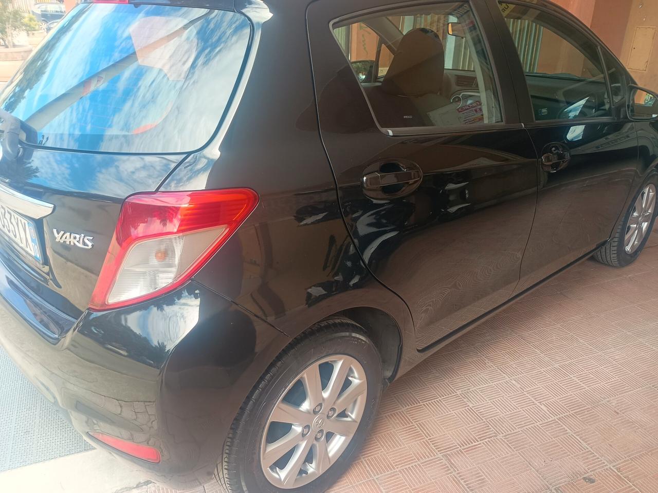 Toyota Yaris 1.4 D-4D 5 porte Lounge