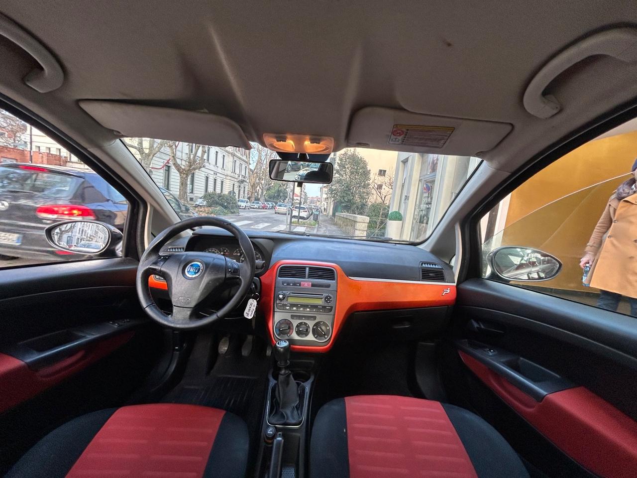 Fiat Grande Punto 1.2 Dynamic 65cv *100.000KM*NEOPATENTATI*