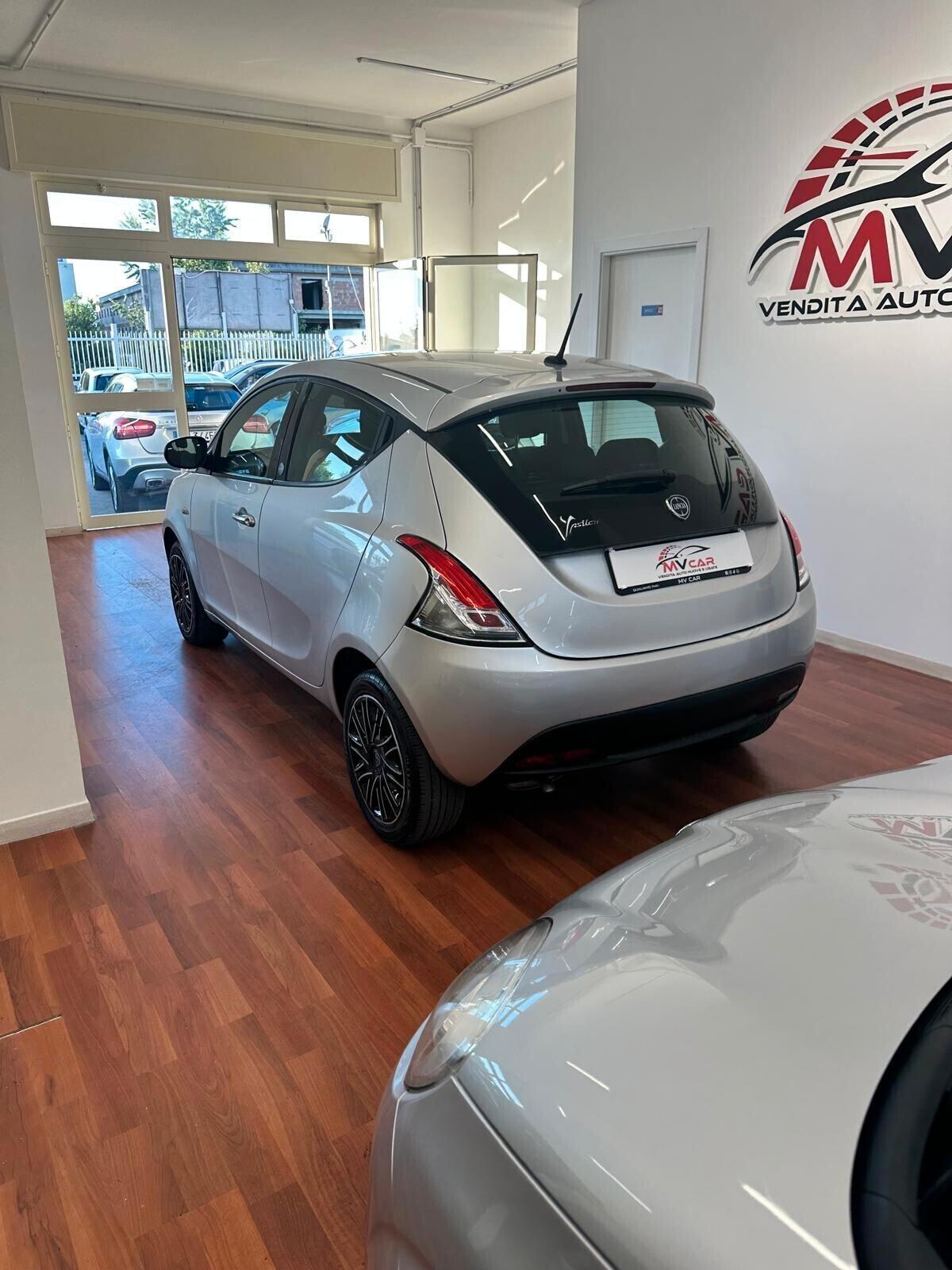Lancia Ypsilon 1.2 69 CV 5 porte GPL Ecochic Silver