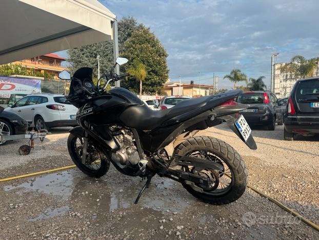 Honda transalp cc650 con un anno di assicurazione