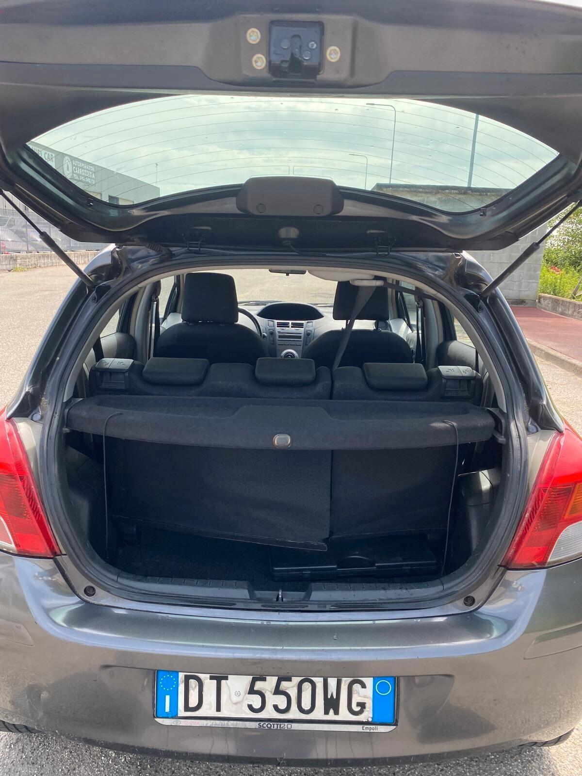 Toyota Yaris 1.0 5 porte Sol SOLI 130.000 KM CERTIFICATI UNICO PROPRIETARIO ADATTA AI NEOPATENTATI