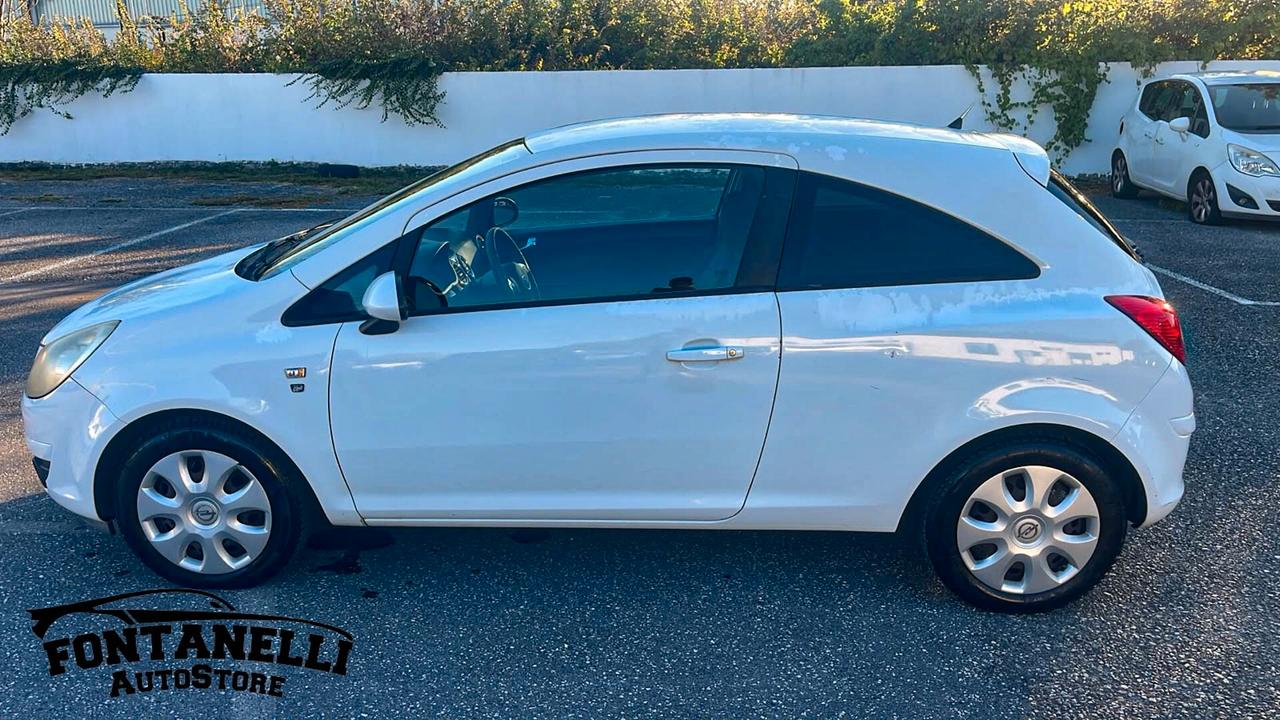 Opel Corsa 1.2 3 porte Club