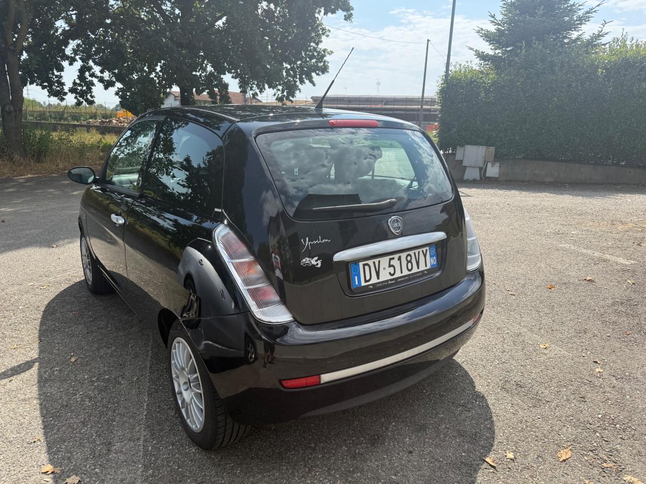 Lancia Ypsilon 1.4 Argento Ecochic GPL