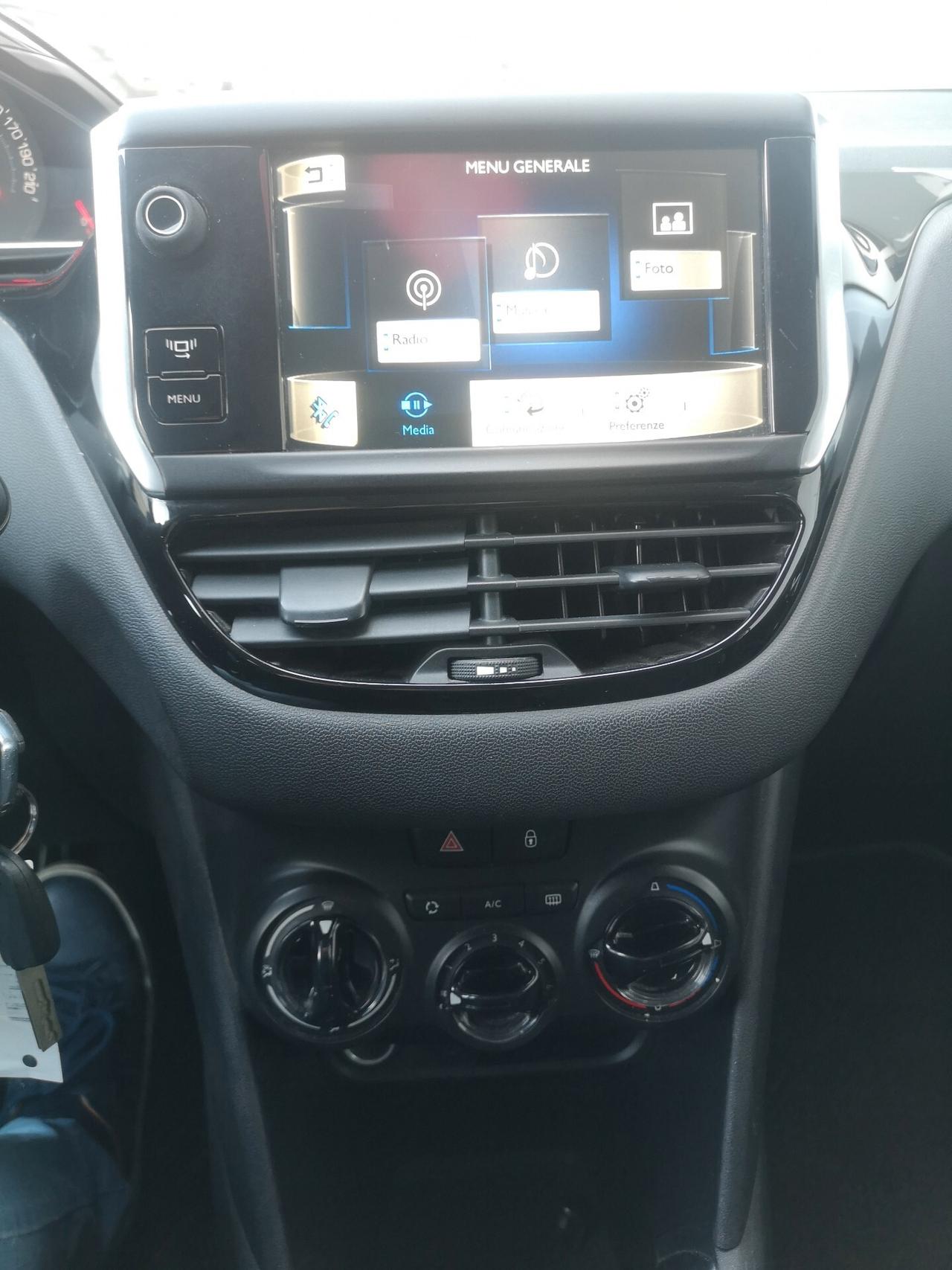 Peugeot 208 1.2 benz - Garanzia 12 Mesi