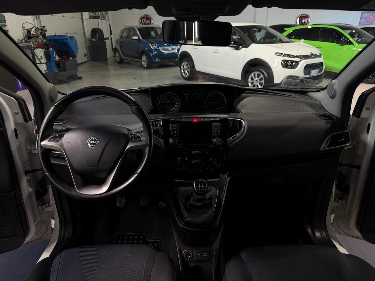 Lancia Ypsilon 1.0 FireFly 5 porte S&S Hybrid Ecochic Gold