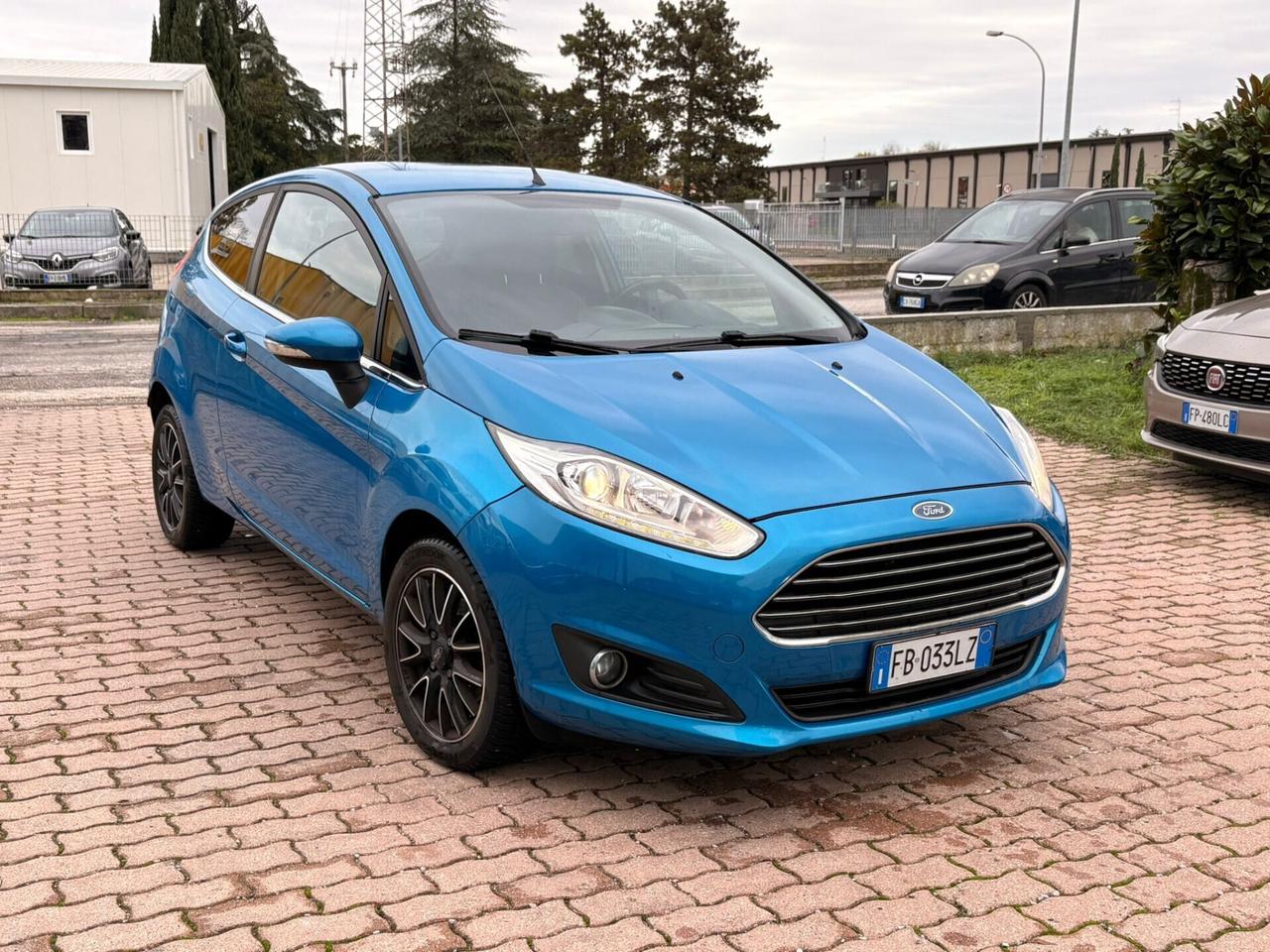 Ford Fiesta 1.4 3 porte Bz.- GPL Black & White Edition