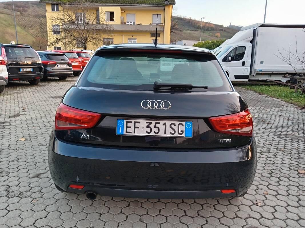 Audi A1 1.2 tfsi Attraction c clima