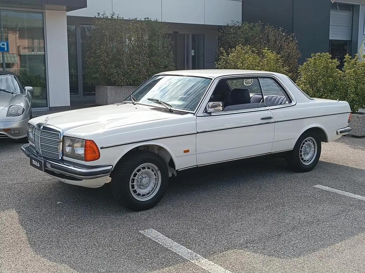 Mercedes-benz 230