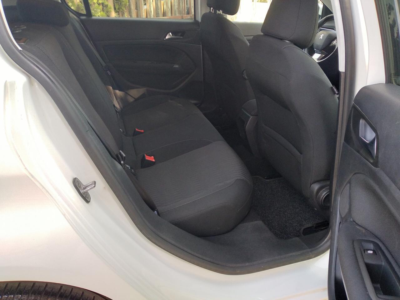 Peugeot 308 BlueHDi 100 S&S Business