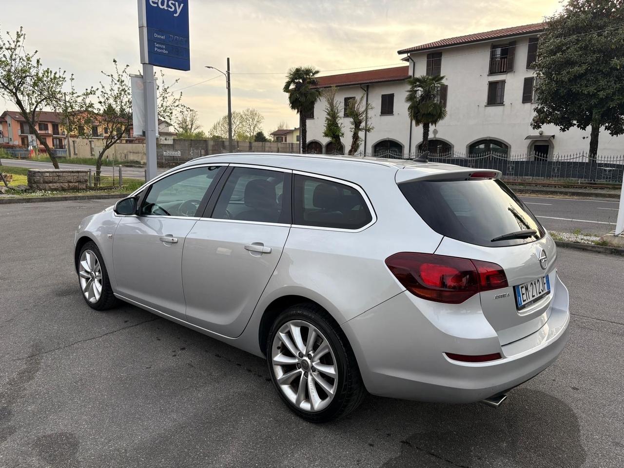 Opel Astra 2.0 CDTI 165CV Sports Tourer Cosmo