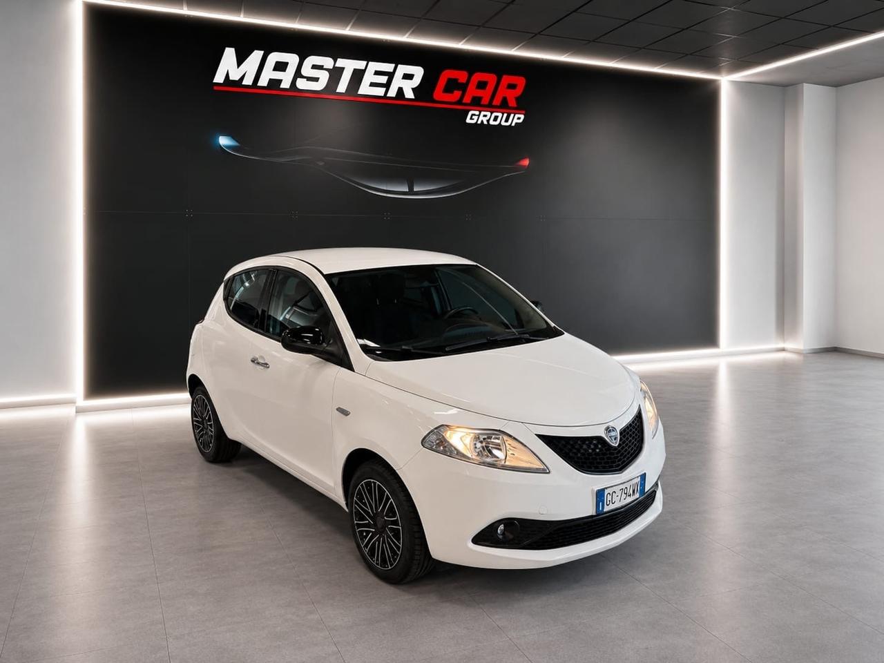 Lancia Ypsilon 1.0 FireFly 5 porte S&S Hybrid Ecochic Gold