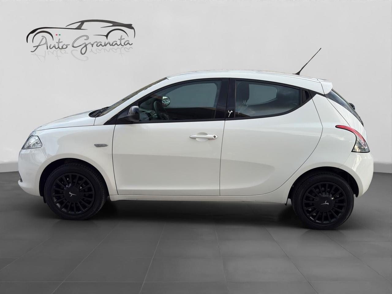 Lancia Ypsilon 1.2 69cv Elefantino Bianco