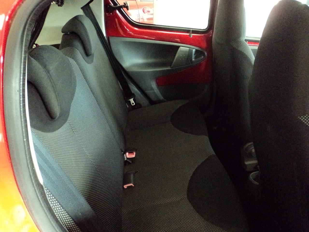 Toyota Aygo 1.0 12V VVT-i 5 porte Sol
