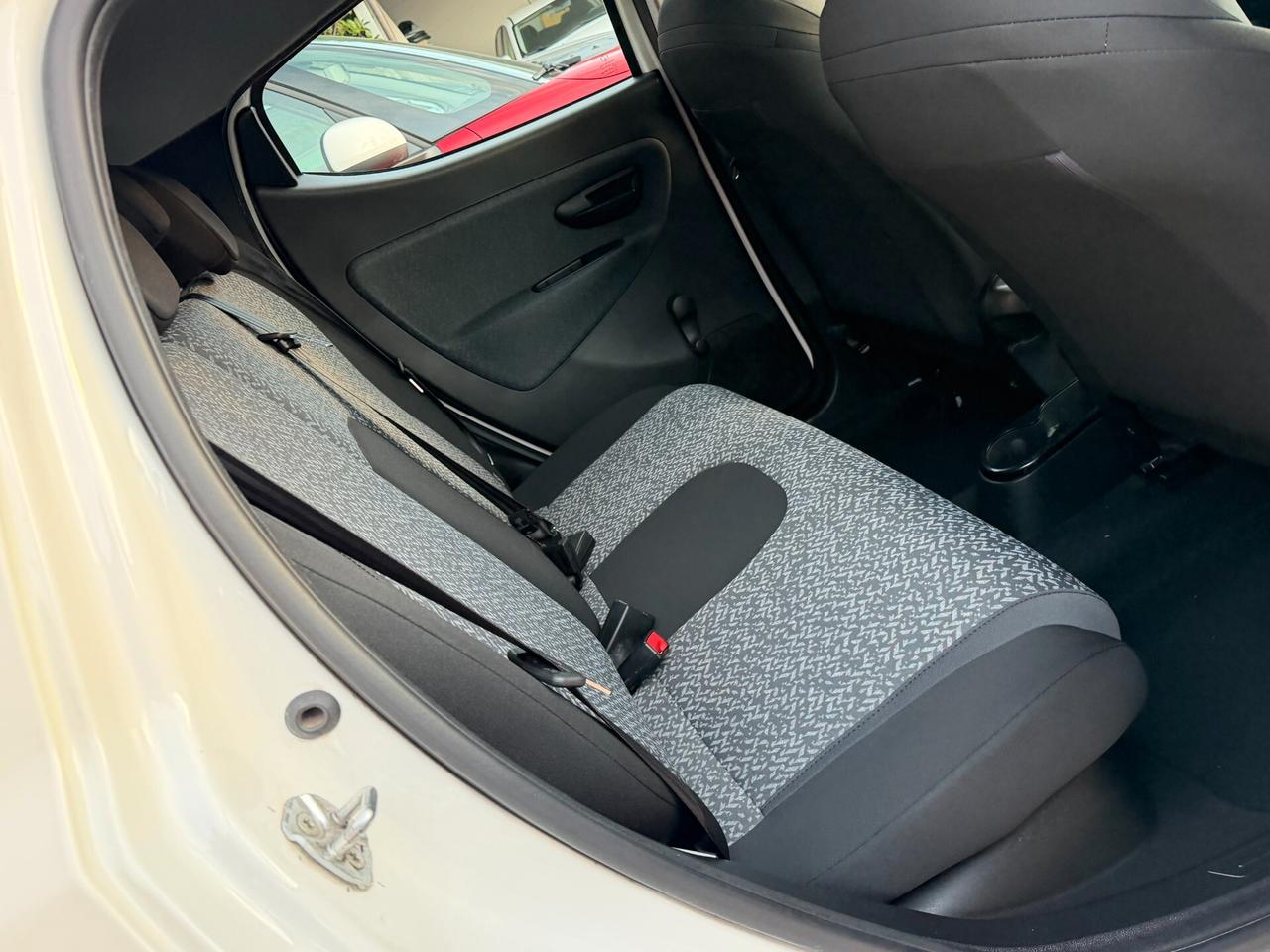 Lancia Ypsilon 1.2 69 cv. ELEFANTINO BLU