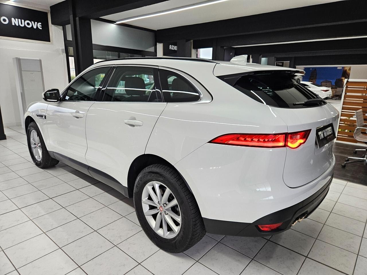 Jaguar F-Pace 2.0d i4 Portfolio auto my19 awd - IVA DEDUCIBILE