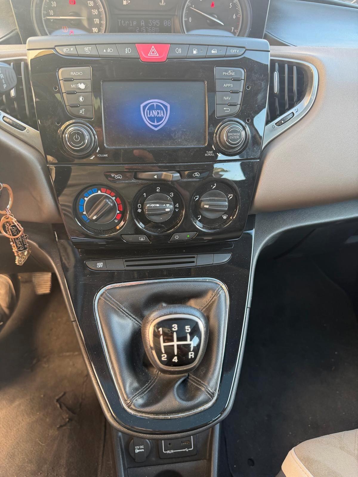 Lancia Ypsilon 1.2 69 CV 5 porte GPL Ecochic Gold