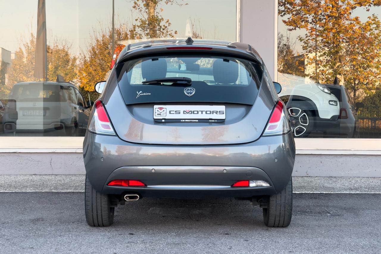 Lancia Ypsilon 1.0 FireFly 5 porte S&S Hybrid Ecochic Gold