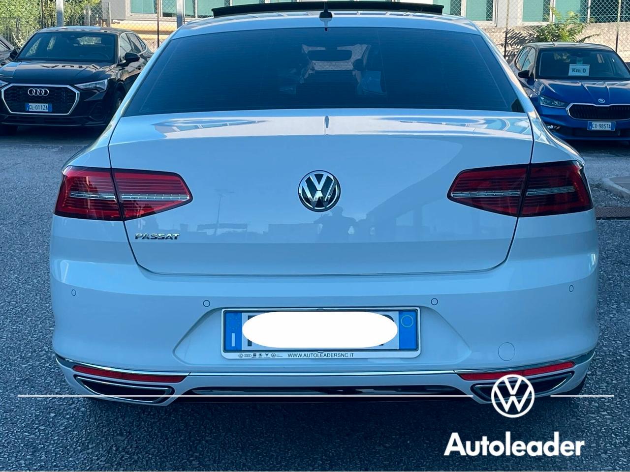 Volkswagen Passat 2.0 TDI 150 CV SCR DSG R-Line Executive