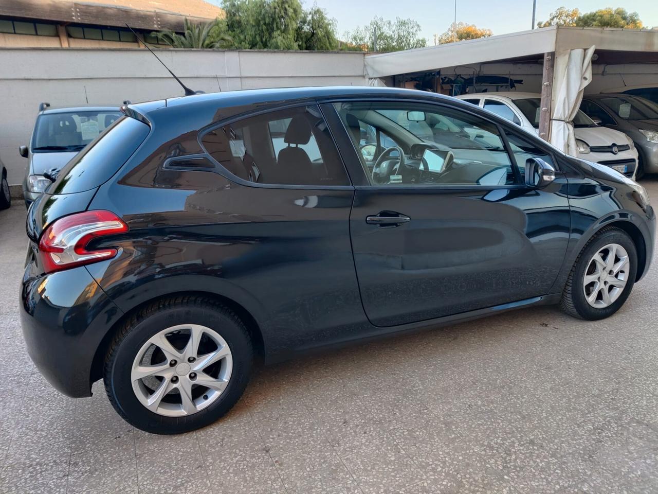 Peugeot 208 1.4 HDi