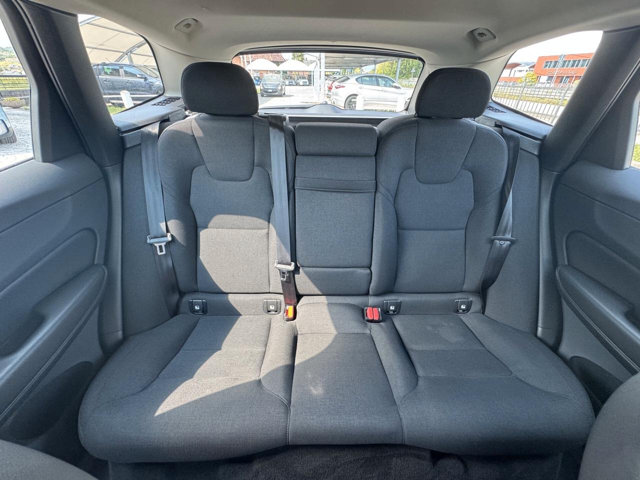 Volvo XC60 B4 AWD (Diesel/Hybrid) Business