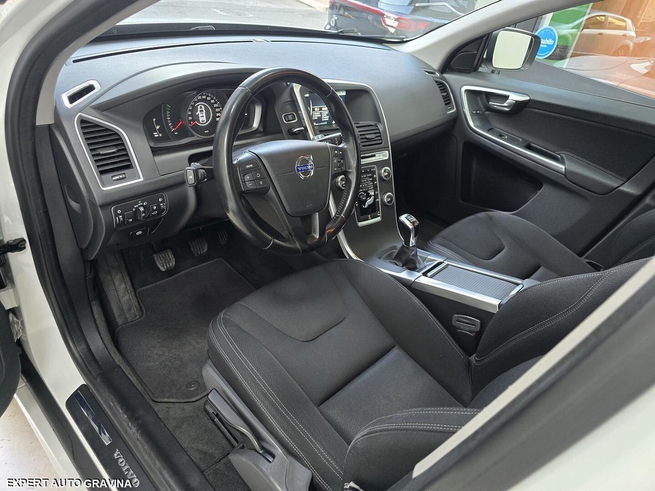 VOLVO XC60 2015 CAMBIO MANUALE 2.0 181cv PARI NUOV