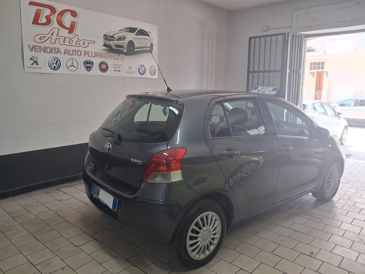 Toyota Yaris 1.0 ben 2009 unico prop