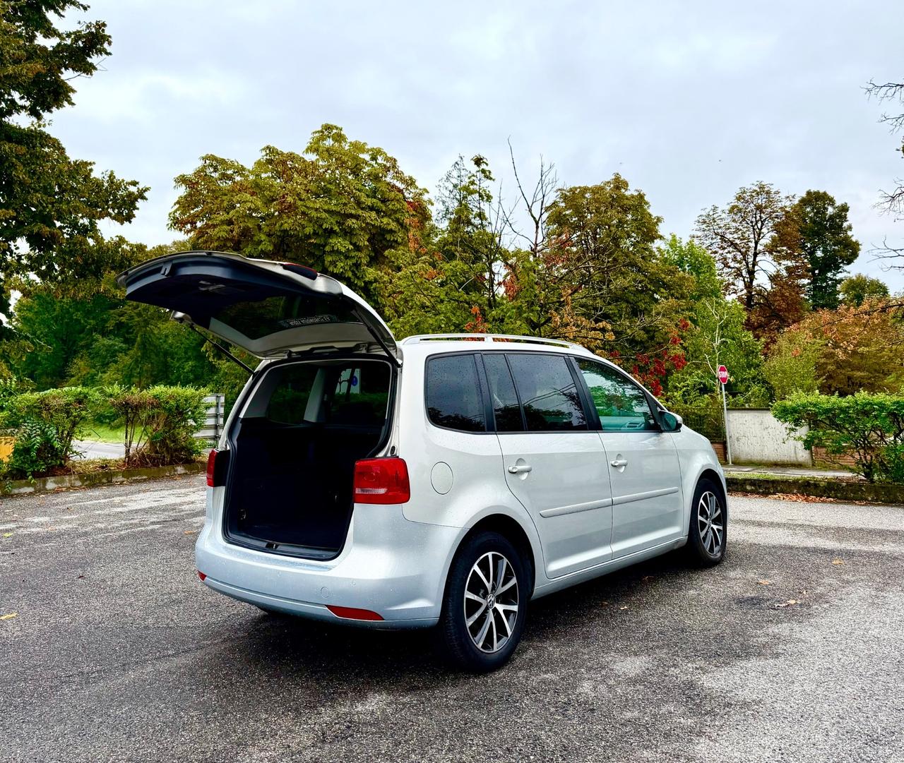 Volkswagen Touran 1.6 TDI DSG Comfortline