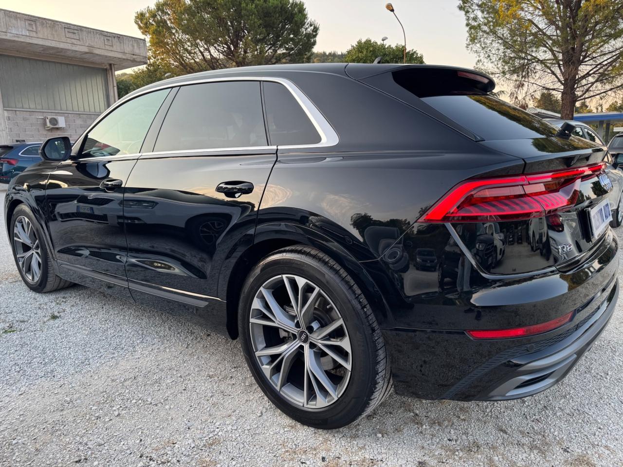 Audi Q8 45 TDI quattro S-Line Sport Tetto