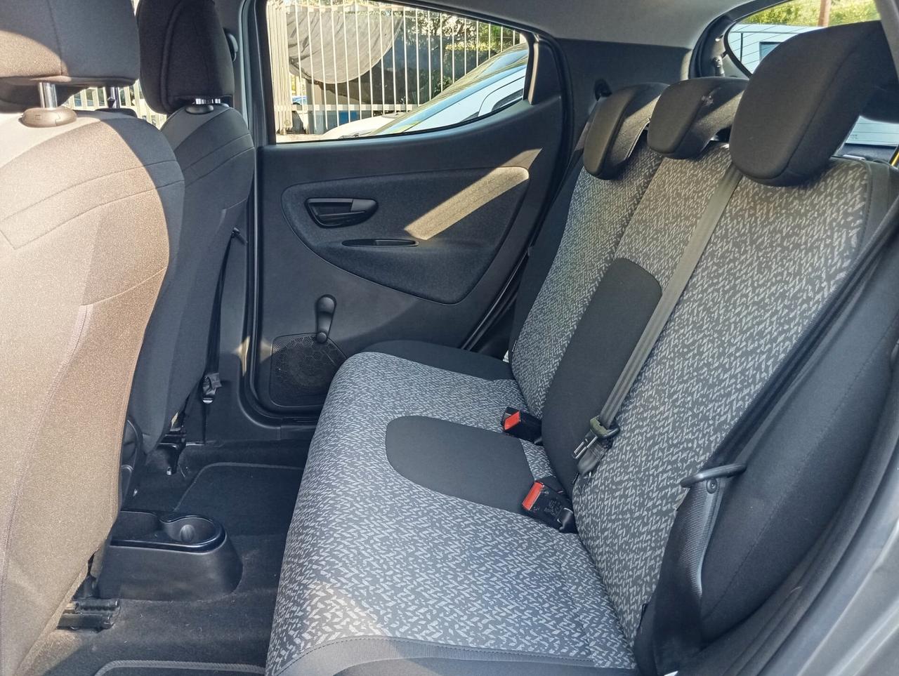 Lancia Ypsilon 1.2 69 CV 5 porte S&S Gold