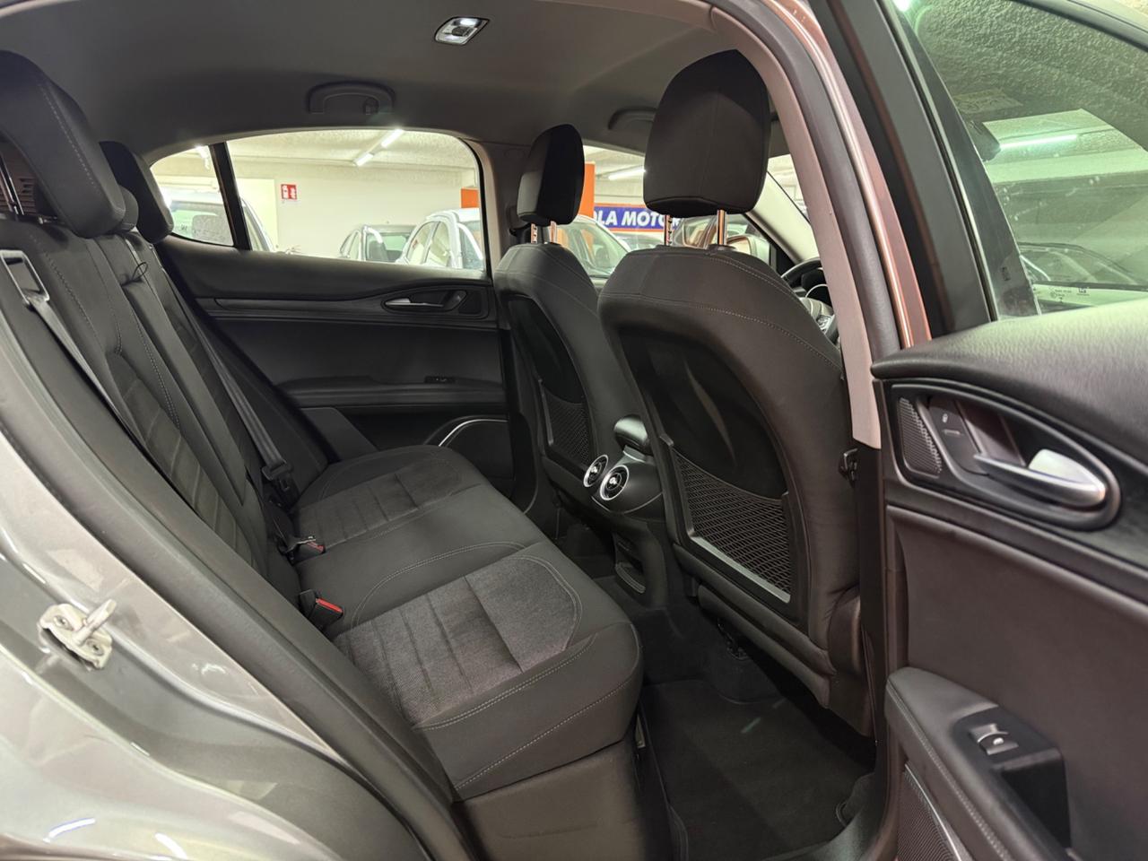 Alfa Romeo Stelvio 2.2 Turbodiesel 160 CV AT8 RWD Business