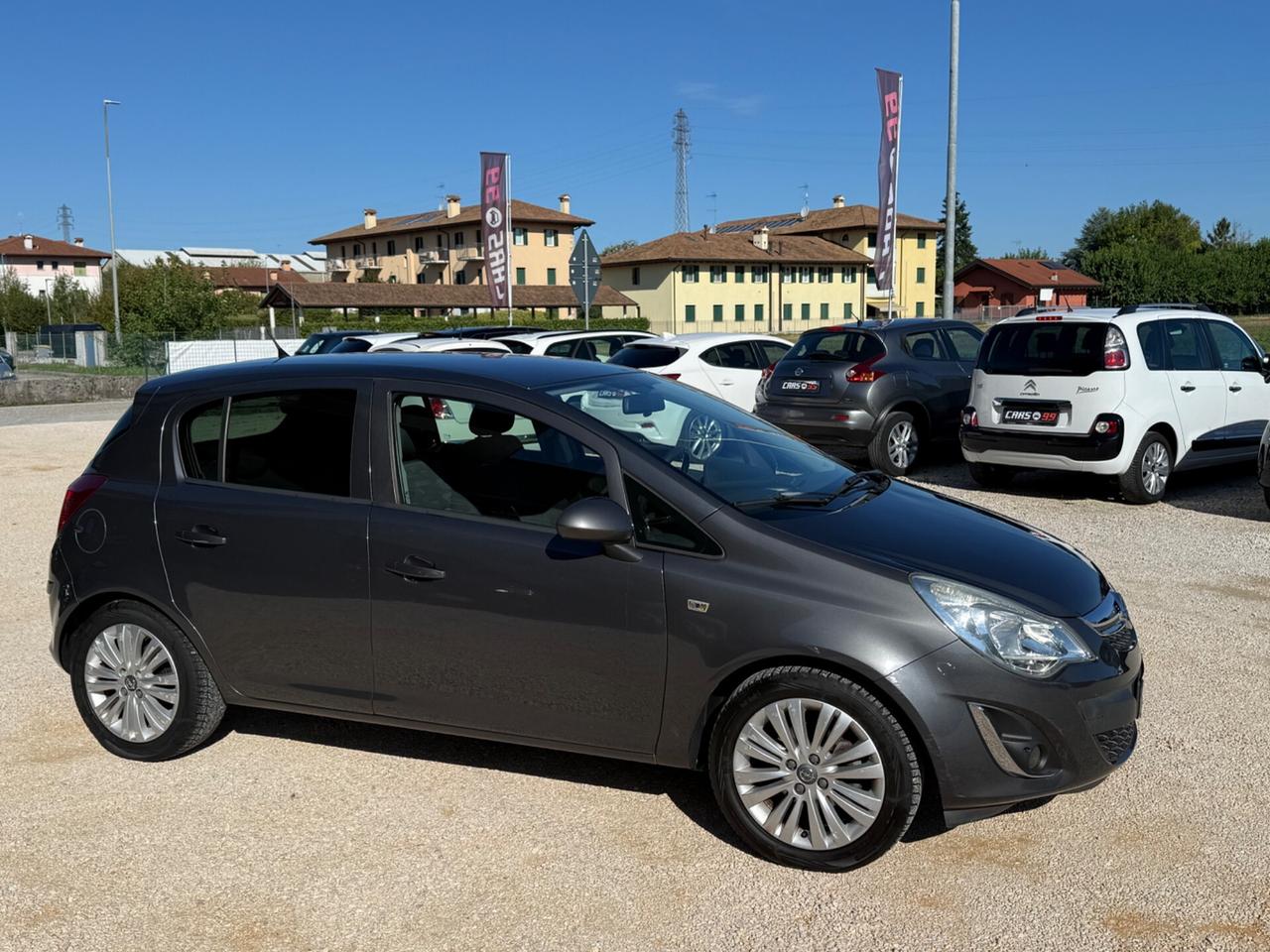 Opel Corsa 1.2 5 porte COSMO