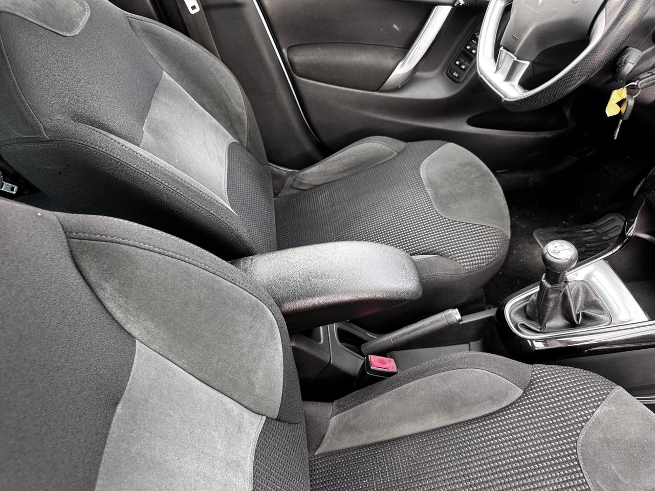 Citroen C3 1.4 HDi 70 neopatentati con gancio traino