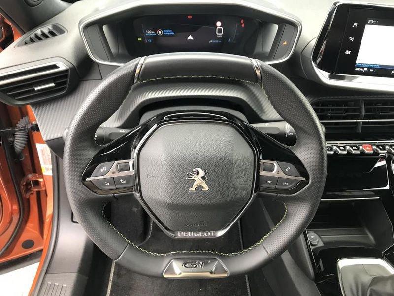 Peugeot 2008 PureTech 130 GT NAVI + CAMERA + 3D