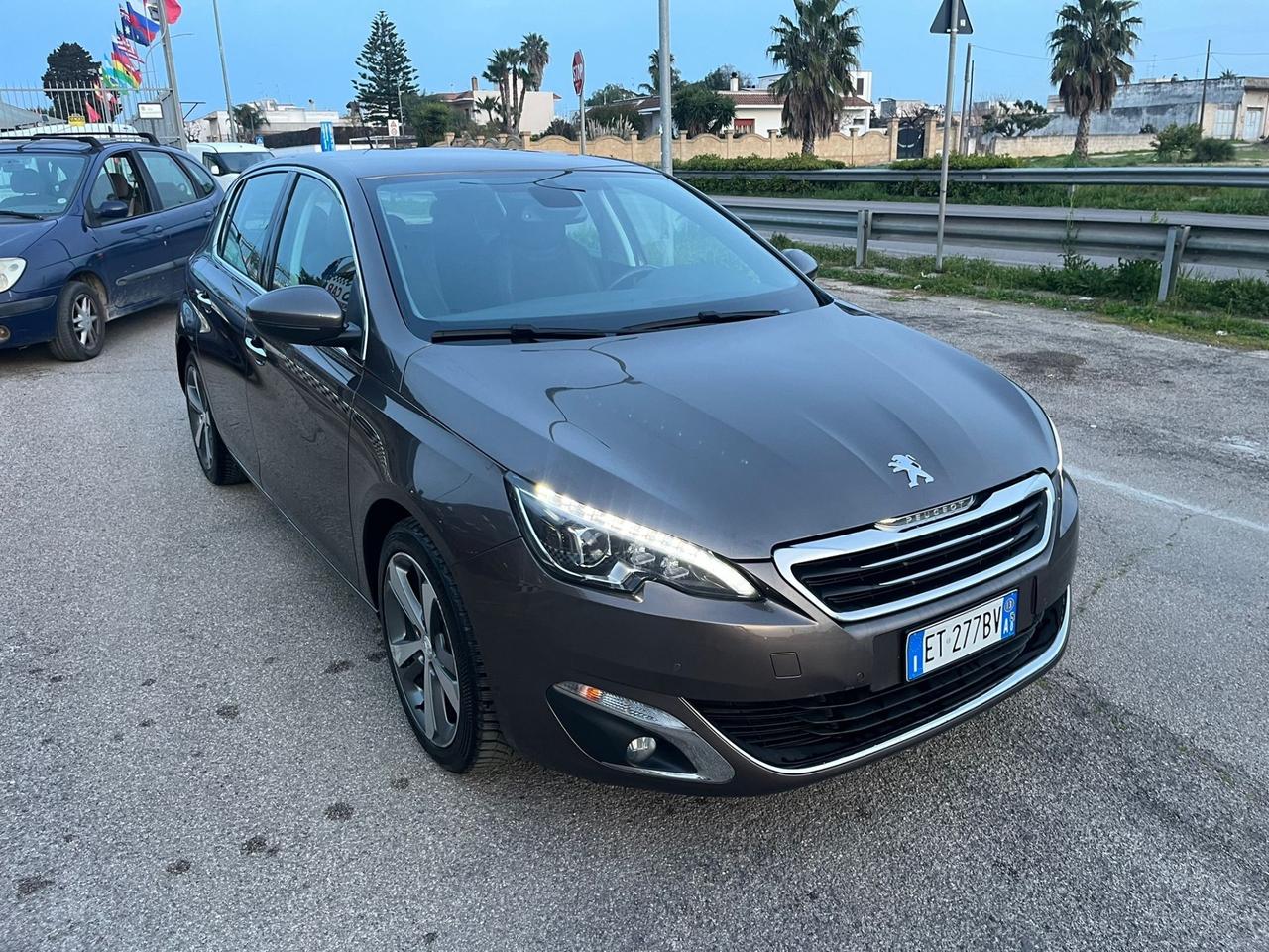 Peugeot 308 1.6 e-HDi Stop&Start Allure Unipro 2013
