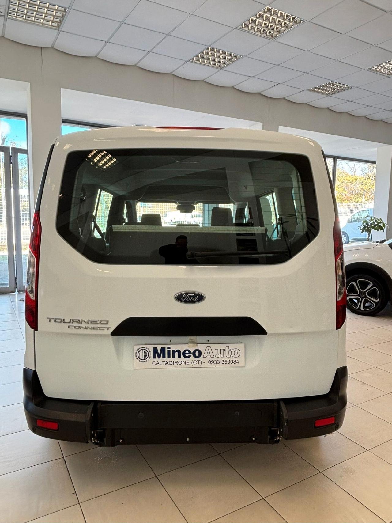 FORD TRANSIT CONNECT TRASPORTO DISABILI 7 POSTI PIANO RIBASSATO