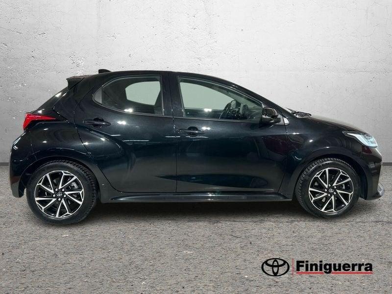Toyota Yaris Hybrid Trend MY22