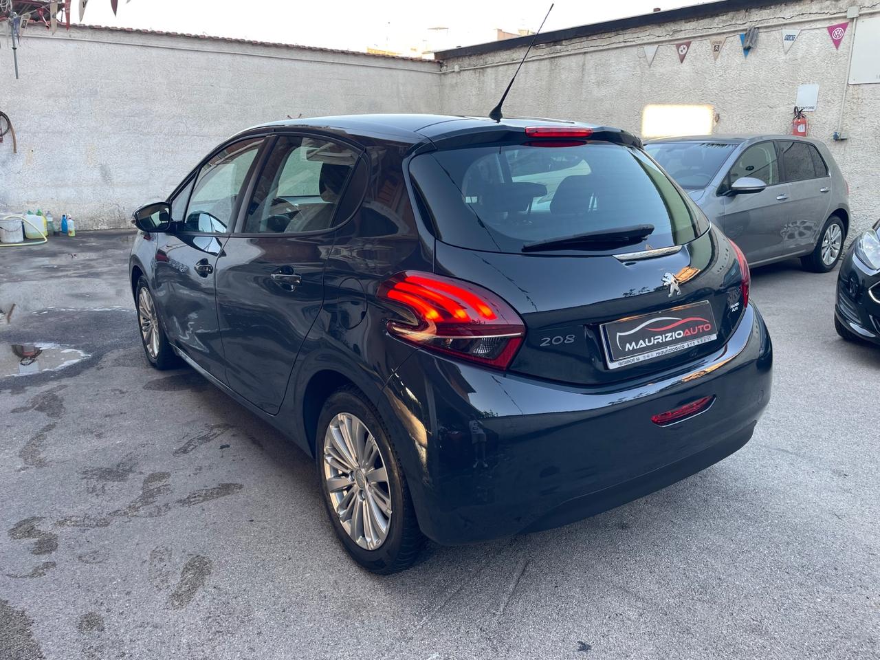 Peugeot 208 BlueHDi 75 5 porte Allure adatta neopatentati