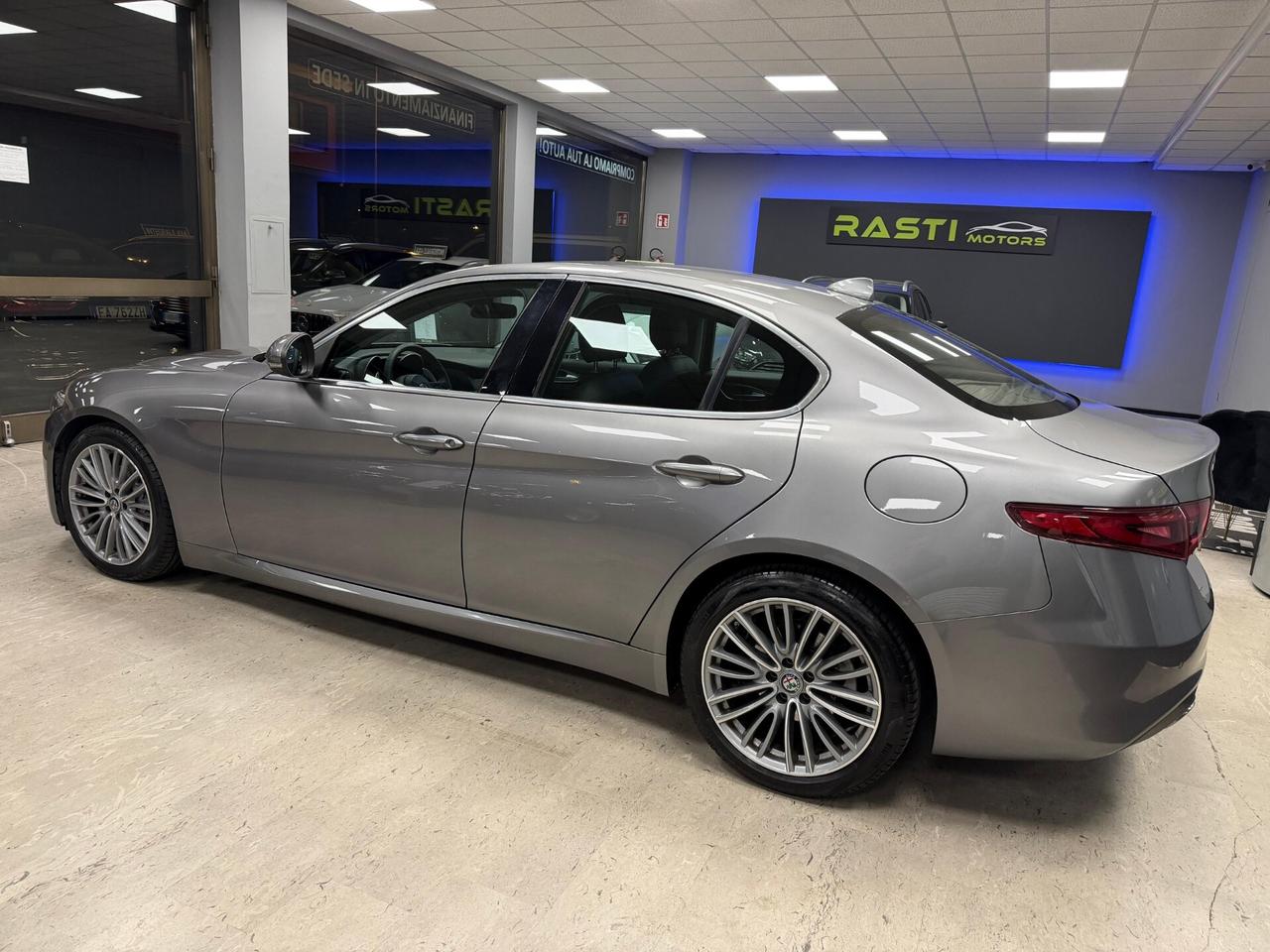 Alfa Romeo Giulia 2.2 Turbodiesel 180 CV AT8 Business Sport Launch Ed.