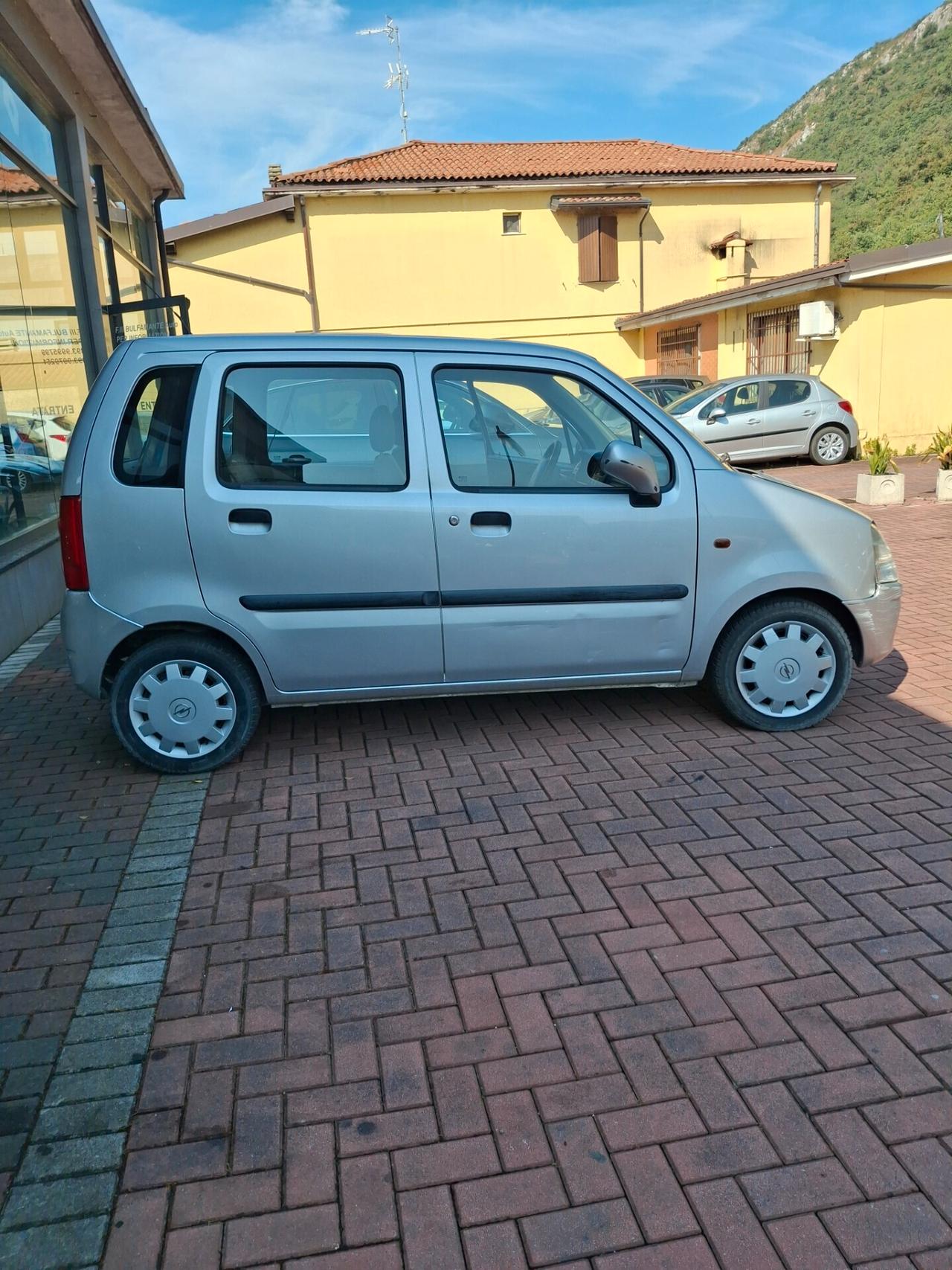 Opel Agila 1.2 16V Comfort